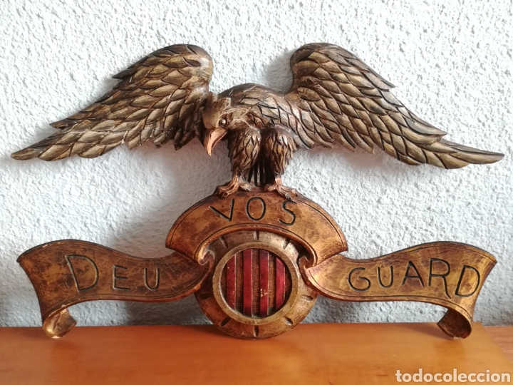 Militaria: &Aacute;guila imperial sobre escudo de Catalu&ntilde;a de madera hecho a mano