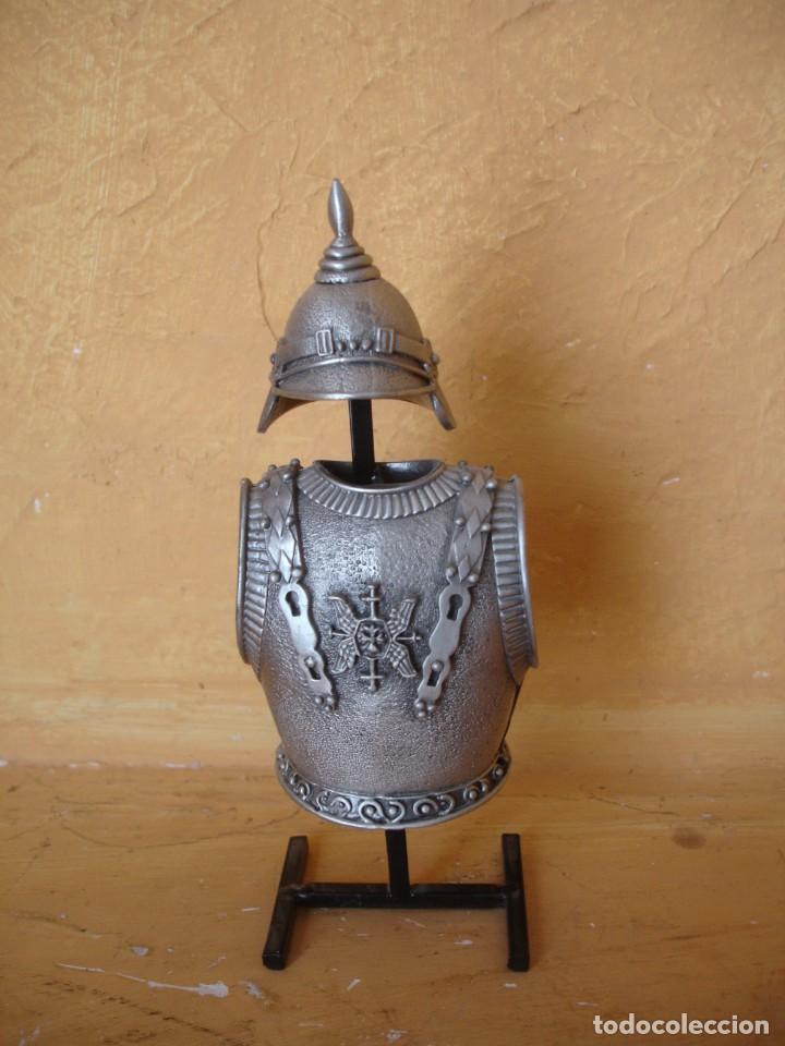 Military Antiques: CORAZA METAL MINIATURA 18CM