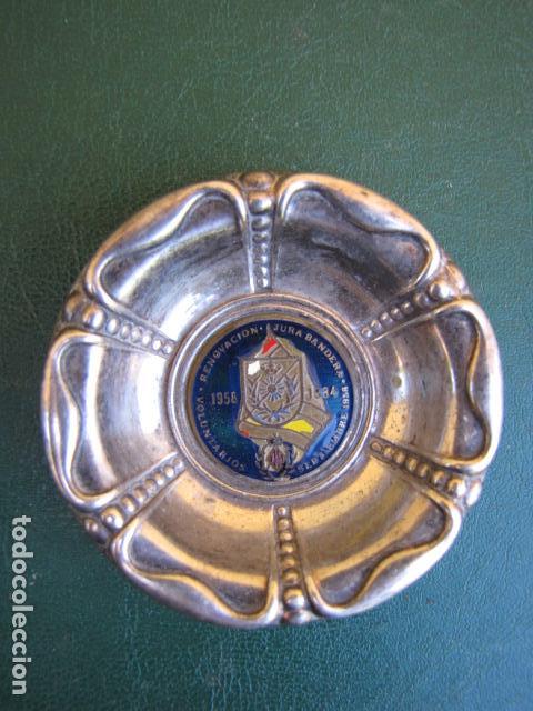 Military Antiques: cenicero renovaci&oacute;n Jura de bandera voluntarios 1954 - 1984