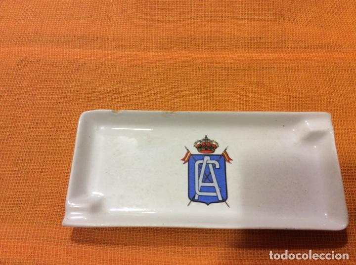 Military Antiques: Bandeja porcelana con escudo militar