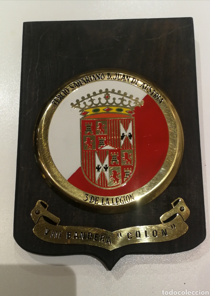 Militaria: Metopa Tercio Sahariano D. Juan de Austria 3 de La Legi&oacute;n. VIII Bandera COL&Oacute;N
