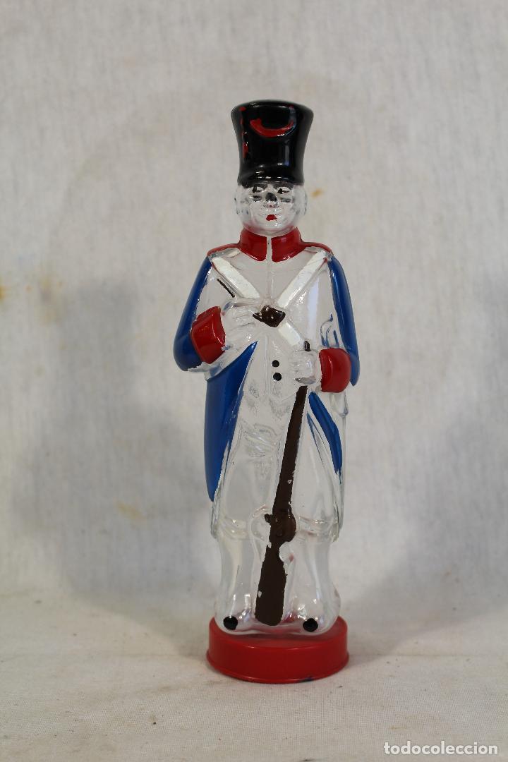 Military Antiques: soldado granadero botella de cristal