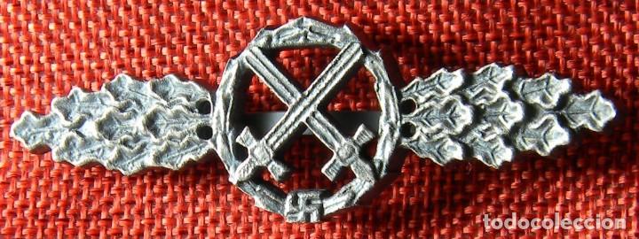 Military Antiques: III Reich Luftwaffe. Pasador por Vuelos de Apoyo Cercano. 75 x 25 mm. Buntmetall.