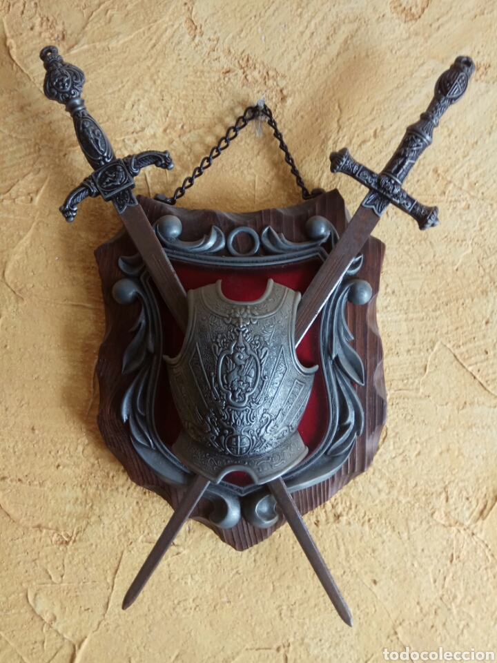Military Antiques: METOPA CORAZA ESPADAS ACERO DE TOLEDO 40 cm