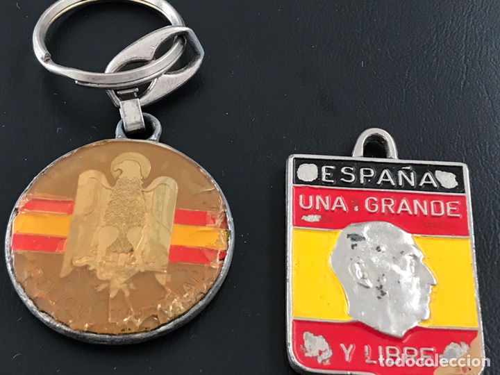 Military Antiques: LOTE DE LLAVEROS POLIC&Iacute;A NACIONAL Y FRANCISCO FRANCO