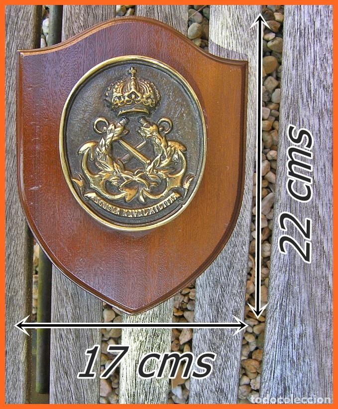 Military Antiques: 41/369..Metopa Escuela Naval Militar...Medidas....22 X 17cms...Peso.... 0,900 kgs