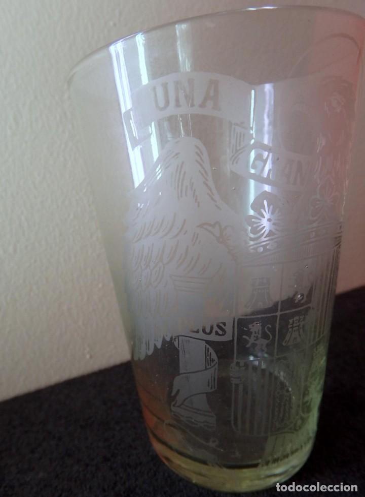 Military Antiques: (JX-190315) ANTIGUO Vaso patri&oacute;tico , &Aacute;guila de San Juan grabada al &aacute;cido .
