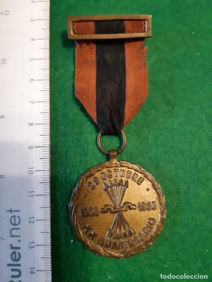 Militaria: MEDALLA XX ANIVERSARIO DE LA FUNDACION DE FALANGE. 1933-53