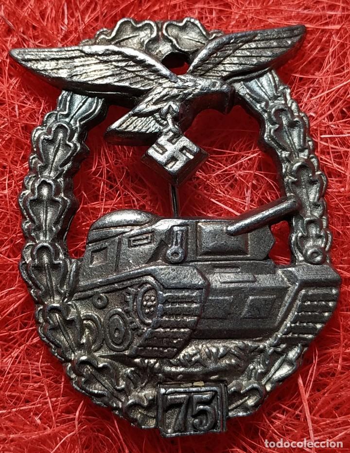 Militaria: Luftwaffe Lucha contracarros 75 combates. Panzerkampfabzeichen der Luftwaffe. Buntmetall. 60x45 mm
