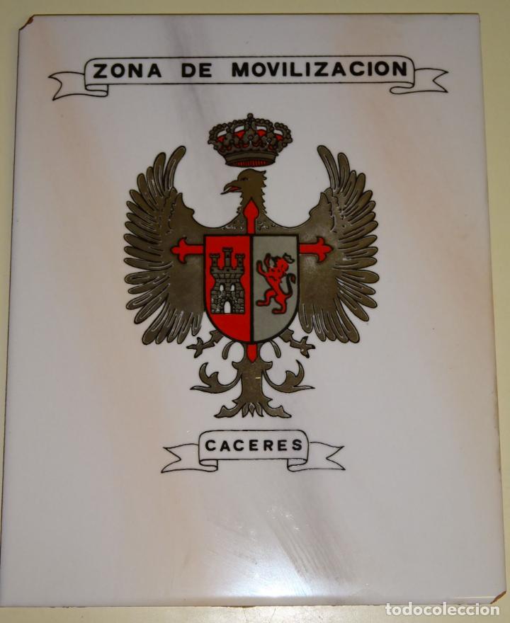 Military Antiques: AZULEJO PARA CUADRO. MILITAR. ZONA DE MOVILIZACI&Oacute;N DE RECLUTAS. C&Aacute;CERES. A&Ntilde;OS 60 70. 25X20CM. 800GR