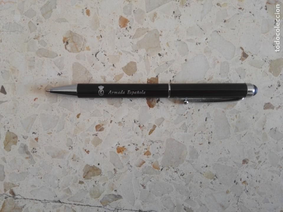 Militaria: Bol&iacute;grafo negro metal y simil laca Armada Espa&ntilde;ola. Firma AlexLuca