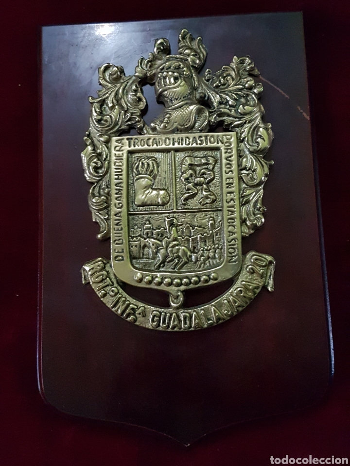 Militaria: Metopa bronce regimiento infanter&iacute;a Guadalajara 20