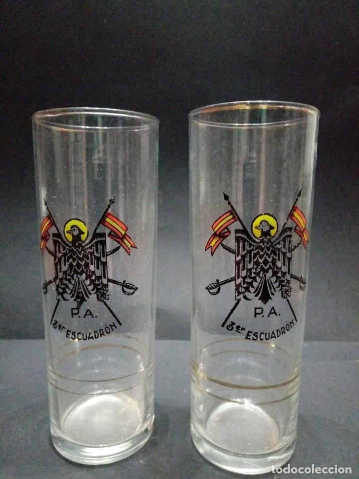 Military Antiques: Dos vasos de cristal de la Polic&iacute;a Armada  del 3er Escuadr&oacute;n de caballer&iacute;a
