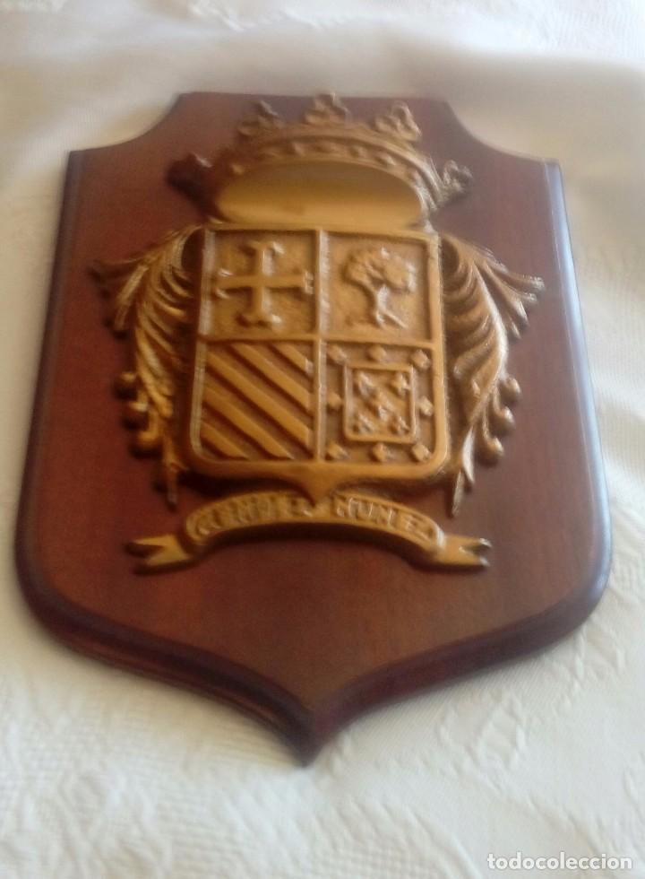 Military Antiques: Metopa con el escudo De Mendez Nu&ntilde;ez.