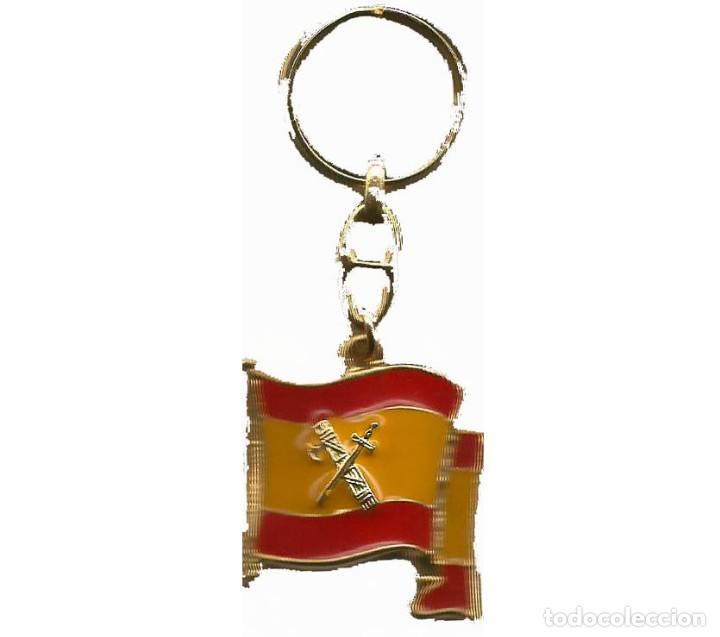 Military Antiques: Distintivo Emblema Llavero Bandera de Espa&ntilde;a con emblema de Guardia Civil