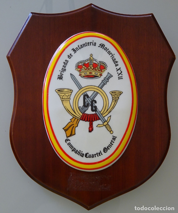 Militaria: METOPA MILITAR. BRIGADA DE INFANTER&Iacute;A MOTORIZADA XXII. COMPA&Ntilde;&Iacute;A CUARTEL GENERAL. 25X20 CM. 750 GR