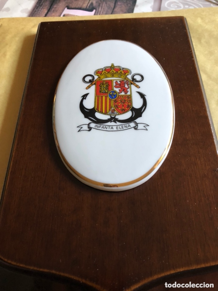 Militaria: Bonita metopa infanta Elena