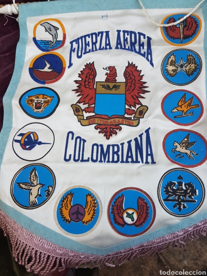Military Antiques: ANTIGUO BANDERIN FUERZA AEREA COLOMBIANA