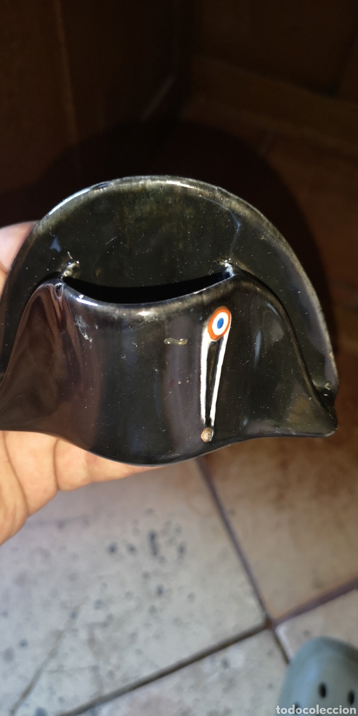 Military Antiques: Antiguo portal&aacute;pices en forma de bicornio napoleonico realizado en porcelana