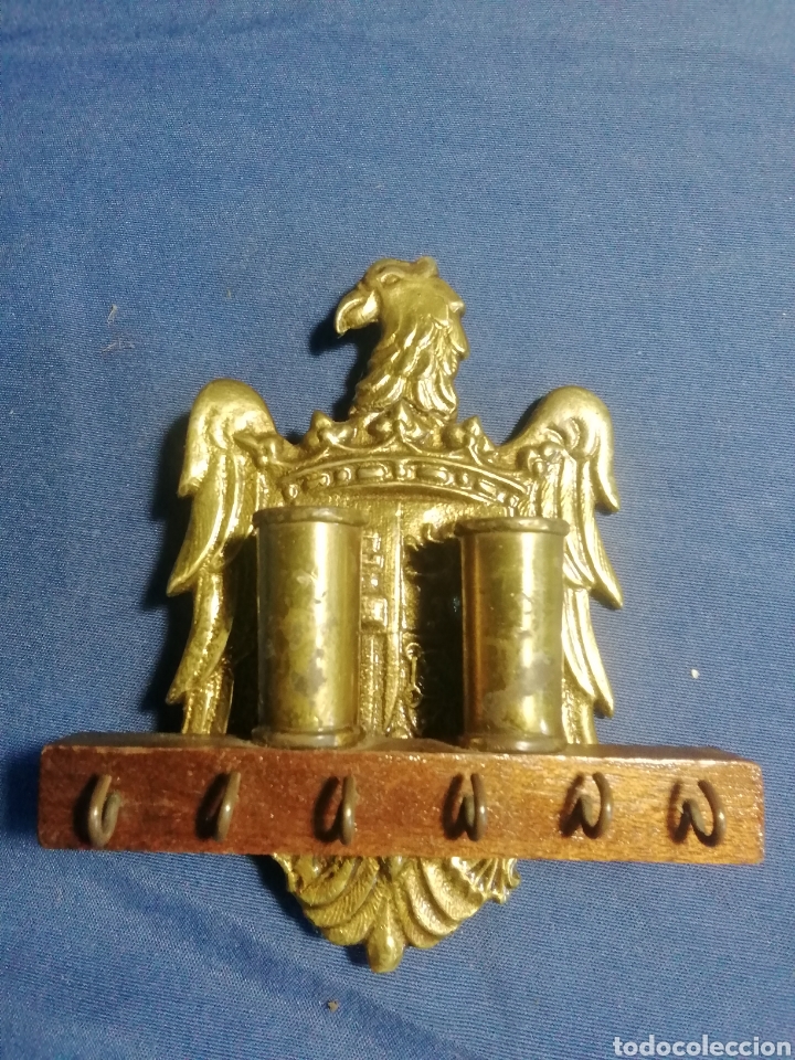Military Antiques: &Aacute;guila portabaquetas reconvertido en colgador