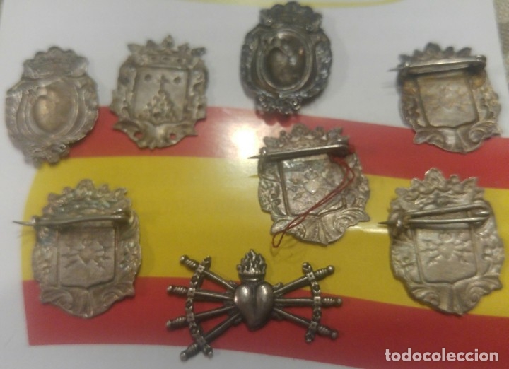 Military Antiques: LOTE EMBLEMAS SGRDO CORAZ&Oacute;N