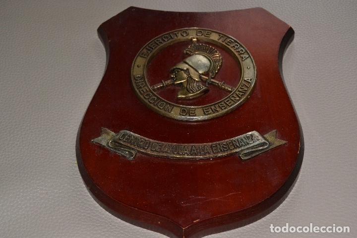 Military Antiques: Metopa Militar Direcci&oacute;n de Ense&ntilde;anza del Ej&eacute;rcito EJERCITO DE TIERRA CENTRO AYUDA A LA ENSE&Ntilde;ANZA