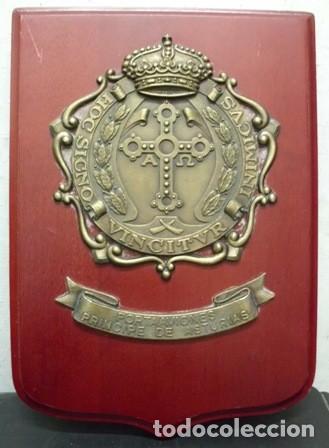 Military Antiques: METOPA PORTAAVIONES PRINCIPE DE ASTURIAS - BRONCE SOBRE MADERA - MET-183
