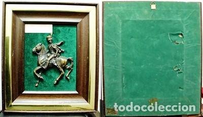 Military Antiques: CUADRO METOPA LA ESCUELA SUPERIOR DEL AIRE - METAL SOBRE TERCIOPELO ENMARCADA - MET-189