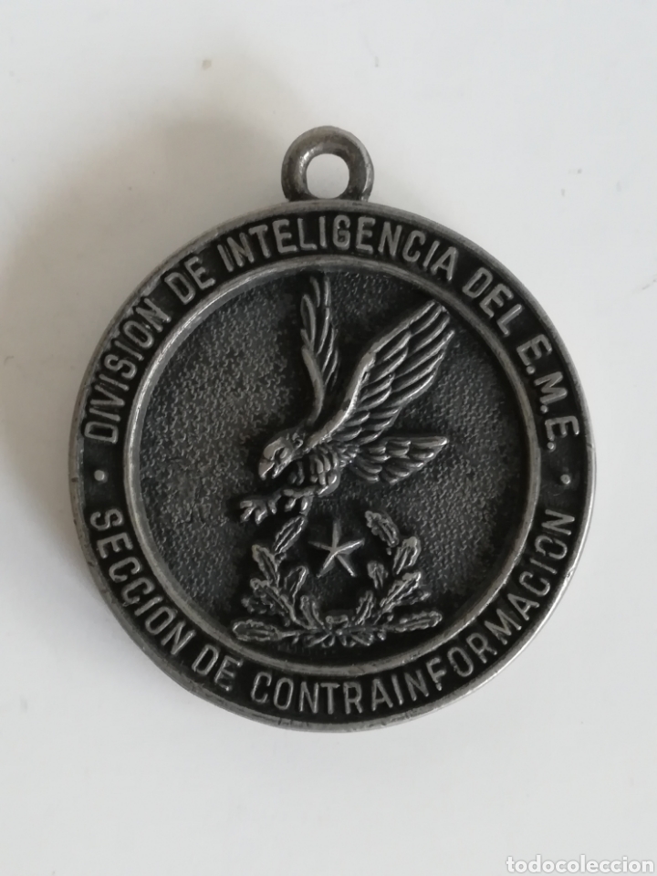 Militaria: Llavero o Medalla Divisi&oacute;n de Inteligencia del E. M. E. Secci&oacute;n de Contrainformaci&oacute;n Ej&eacute;rcito Espa&ntilde;a