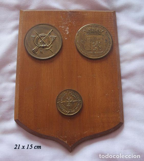 Military Antiques: METOPA MILITAR REGIMIENTO INFANTERIA EXTREMADURA 15 ALGECIRAS LAUREADA