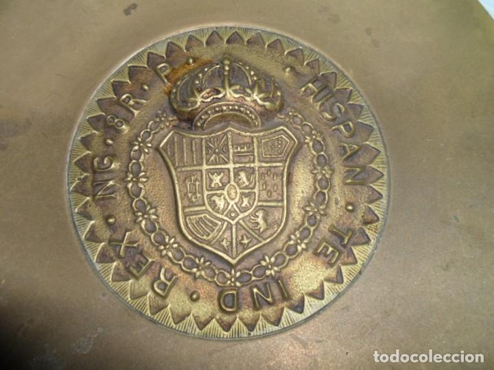 Military Antiques: PLATO BRONCE ESCUDO HISPAN TE IND REX NG 8R P. REY DE ESPA&Ntilde;A Y DE LAS INDIAS. NUEVA GUATEMALA.27 CM.