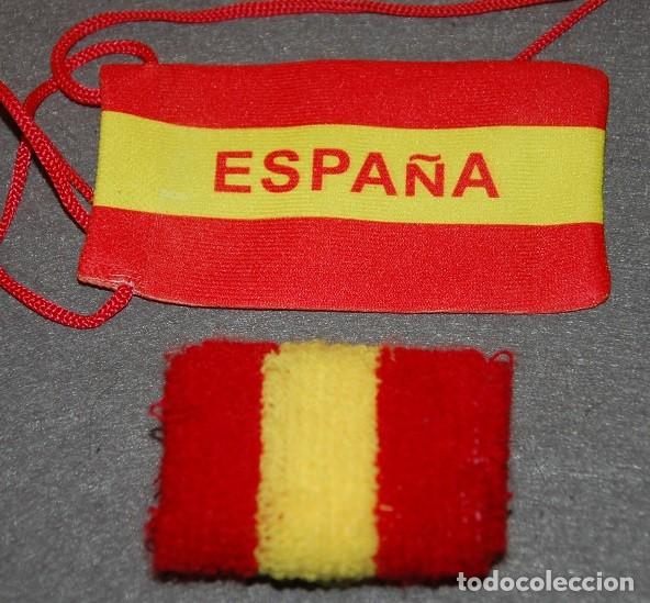 Militaria: BANDERA DE ESPA&Ntilde;A EN FUNDA TELEFONO Y MU&Ntilde;EQUERA