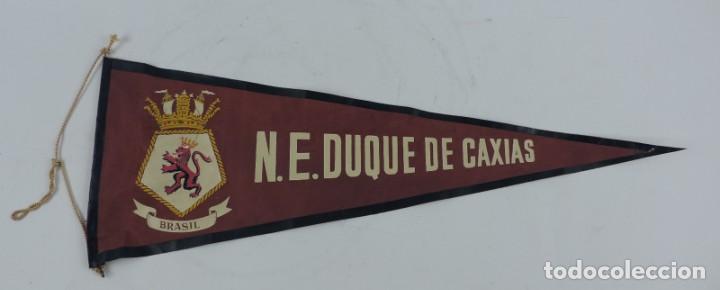 Military Antiques: BANDERIN DE TELA DE N.E. DUQUE  DE CAIXAS, BRASIL, MIDE 52 CMS.