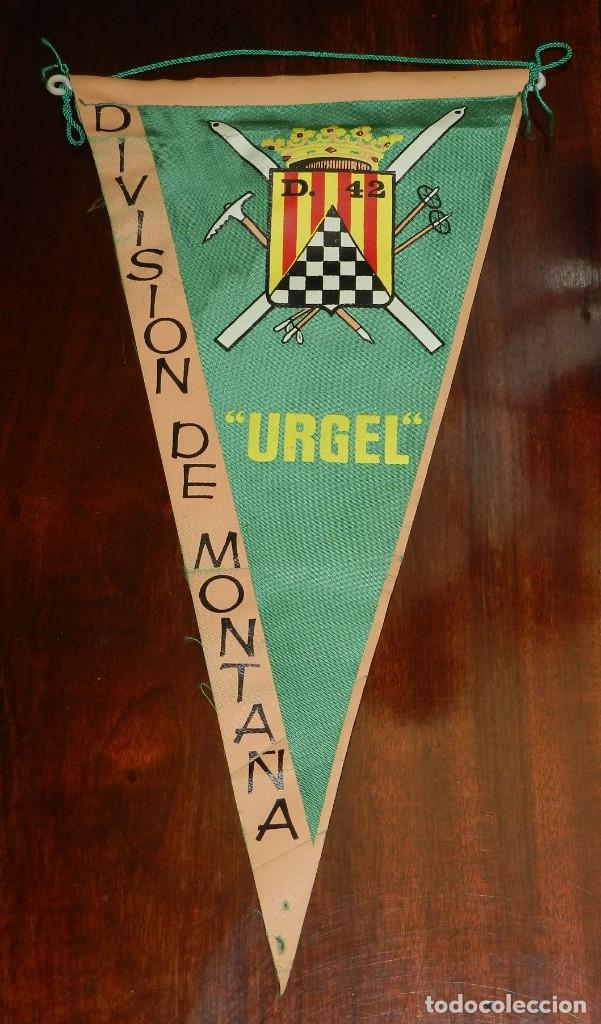 Military Antiques: Banderin de la DIVISION MILITAR DE MONTA&Ntilde;A URGELL, DIVISION 42, MIDE 29 CMS.