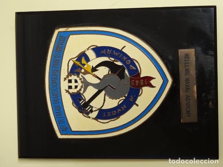 Militaria: METOPA CUADRO MILITAR. ACADEMIA NAVAL GRIEGA. GRECIA ARMADA. 15X11 CM. 150GR