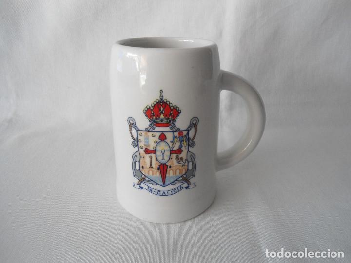 Militaria: JARRA DE PORCELANA DEL BUQUE DE LA ARMADA TA-GALICIA