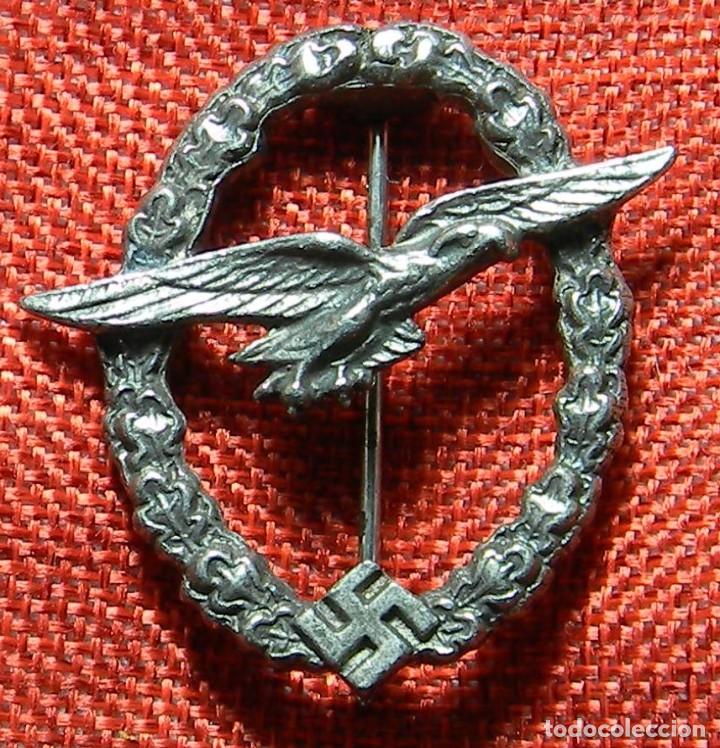 Militaria: Distintivo de Piloto de Planeadores. Versi&oacute;n plata. Medidas: 50 x 50 mm.