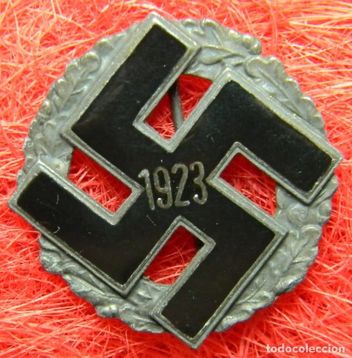 Militaria: Traditions-Gau-Abzeichen - Placa conmemorativa del Partido NSDAP. Dimensiones 43 mm.