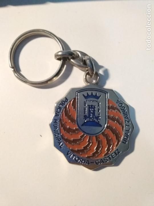 Military Antiques: Llavero Polic&iacute;a Local Vitoria