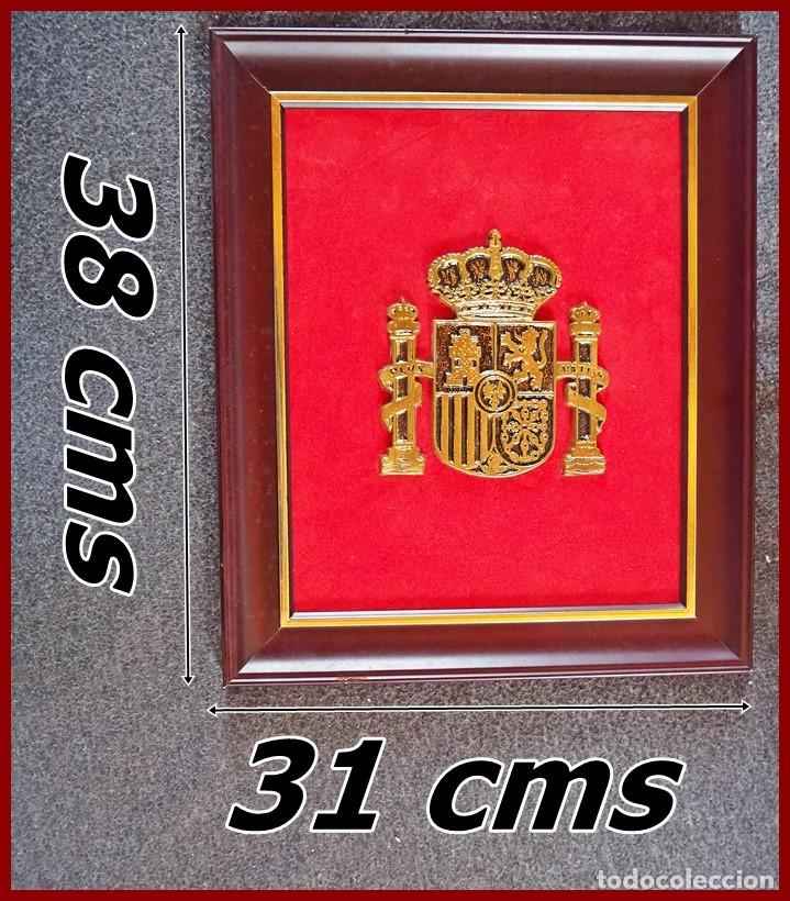 Militaria: 141/534..Espectacular Metopa Escudo de Espa&ntilde;a...Mide 38 X 31 cms...Pesa 1,100 kgs.