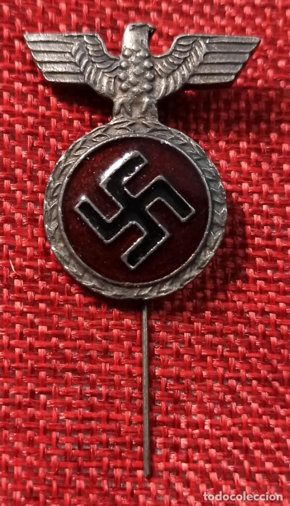 Militaria: INSIGNIA NSDAP - PARTIDO NACIONALSOCIALISTA OBRERO ALEM&Aacute;N - ALT. 35 MM &ndash;CATEGORIA PLATA.