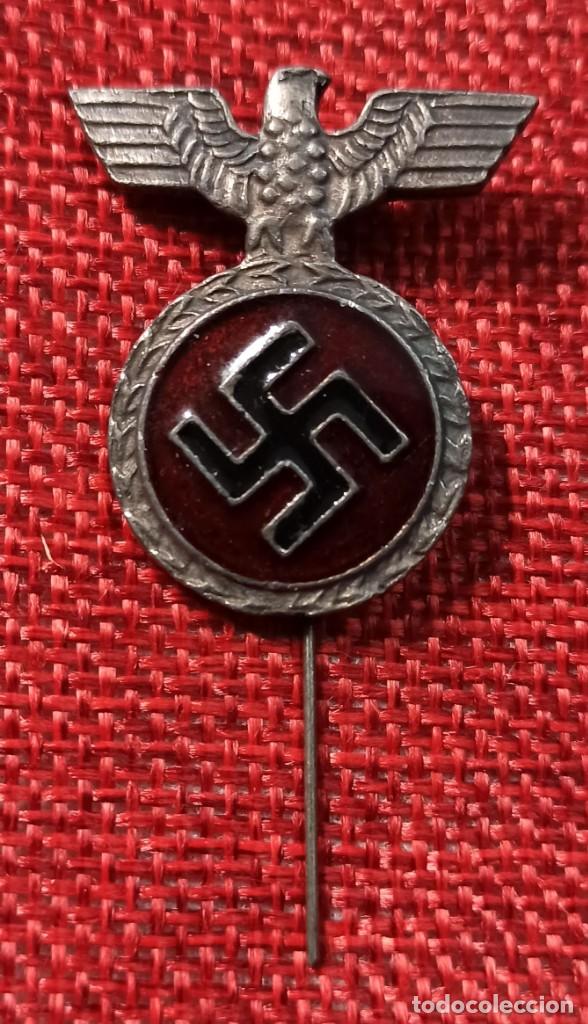 Militaria: INSIGNIA NSDAP - PARTIDO NACIONALSOCIALISTA OBRERO ALEM&Aacute;N - ALT. 35 MM &ndash;CATEGORIA PLATA.
