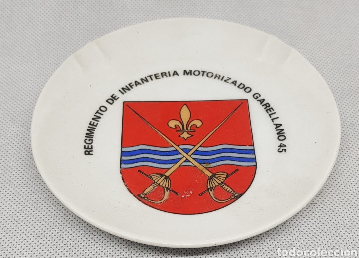 Militaria: Plato cenicero ceramica - regimiento de infanteria motorizado garellano 45 - car178