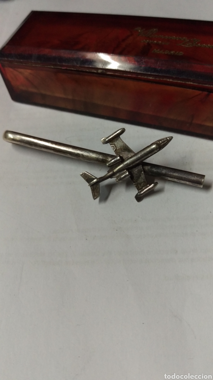 Militaria: Sujetacorbatas militar - Joyeros Villanueva y Laiseca (Madrid)