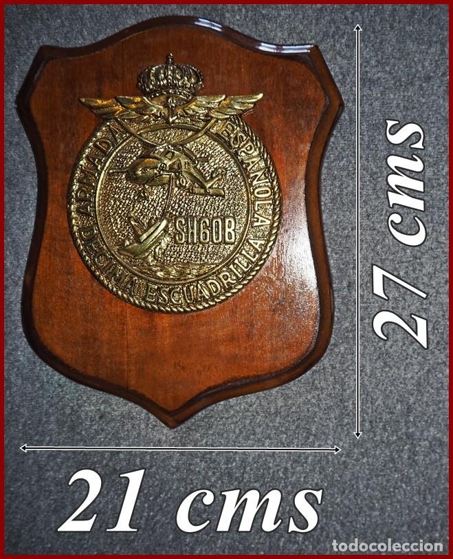 Militaria: 109/582..Metopa SH 60B D&eacute;cima Escuadrilla...Medidas....27 X 21 cms...peso de 1,100 kgs