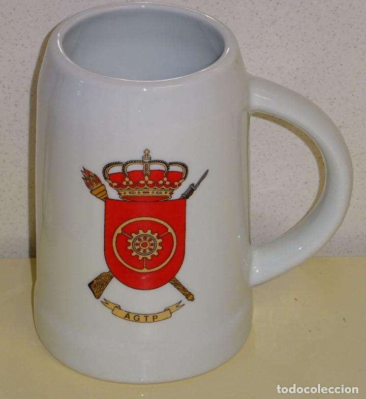 Militaria: JARRA MILITAR DE CER&Aacute;MICA. AGRUPACI&Oacute;N TRANSPORTE AGTP 13CM. 480GR