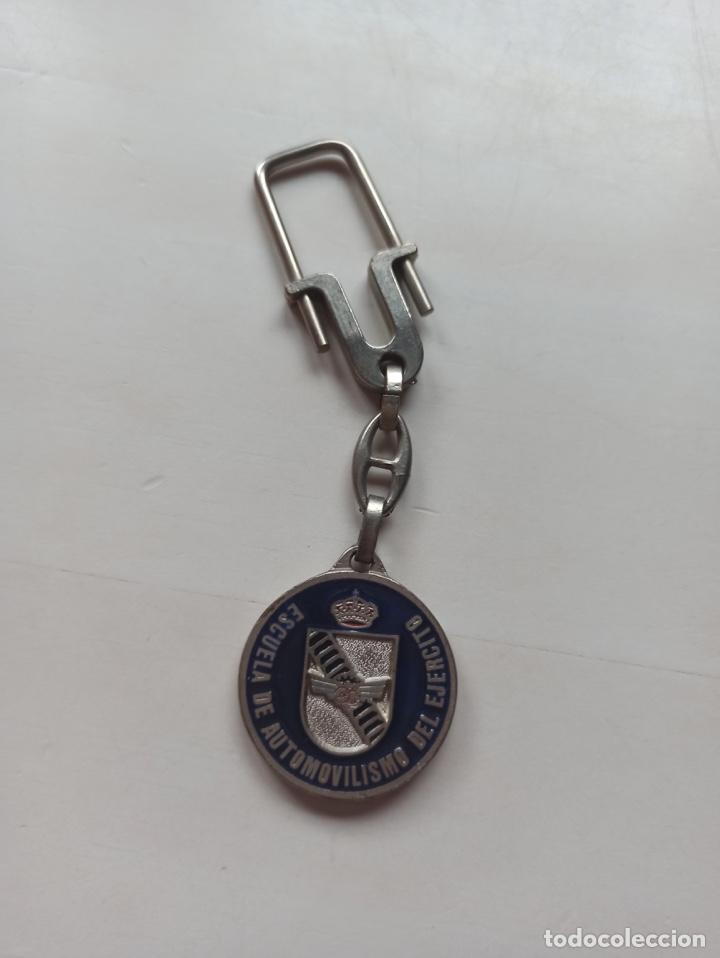 Militaria: Llavero militar metal. escuela de Automovilismo del Ej&eacute;rcito