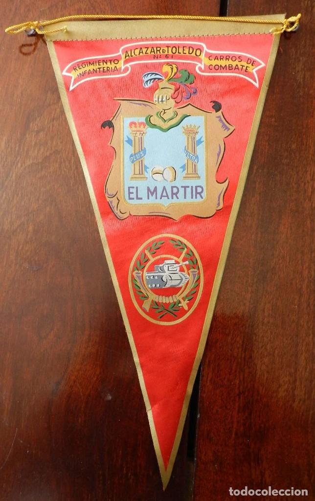 Military Antiques: ANTIGUO BANDERIN DEL REGIMIENTO DE INFANTERIA, ALCAZAR DE TOLEDO, CARROS DE COMBATE, EL MARTIR, MIDE