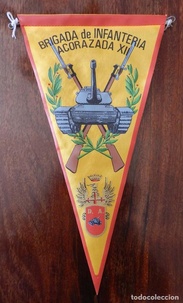 Military Antiques: ANTIGUO BANDERIN DE LA BRIGADA DE INFANTERIA ACORAZADA XII, DIVISION ACORAZADA, MIDE 27,5 CMS.