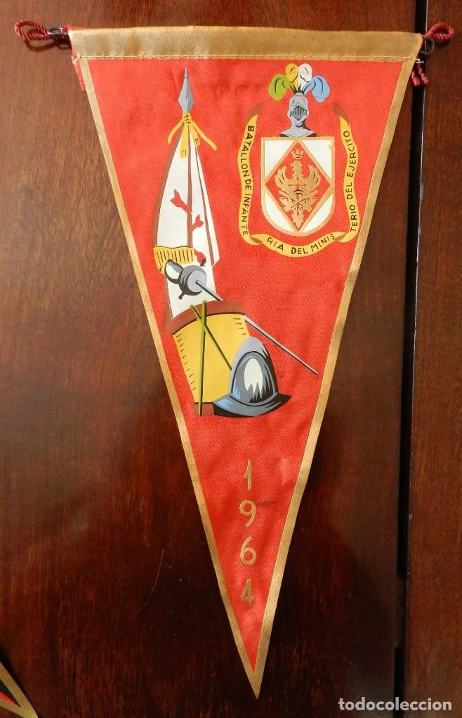 Military Antiques: ANTIGUO BANDERIN DE EL BATALLON DE INFANTERIA DEL MINISTERIO DEL EJERCITO, MIDE 27,5 CMS.